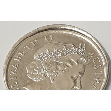 AUSTRALIA 2004 . FIVE 5 CENTS COIN . ERROR . 10% OFF CENTRE MIS-STRIKE